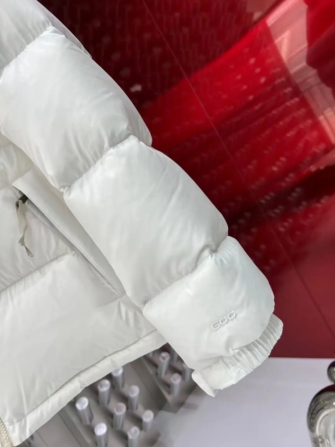 1996 Retro Nuptse Down-Filled Puffer Jacket D37020763 — view 5