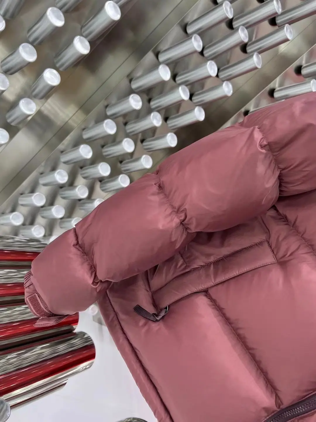 1996 Retro Nuptse Down Jacket D37020761 — view 3