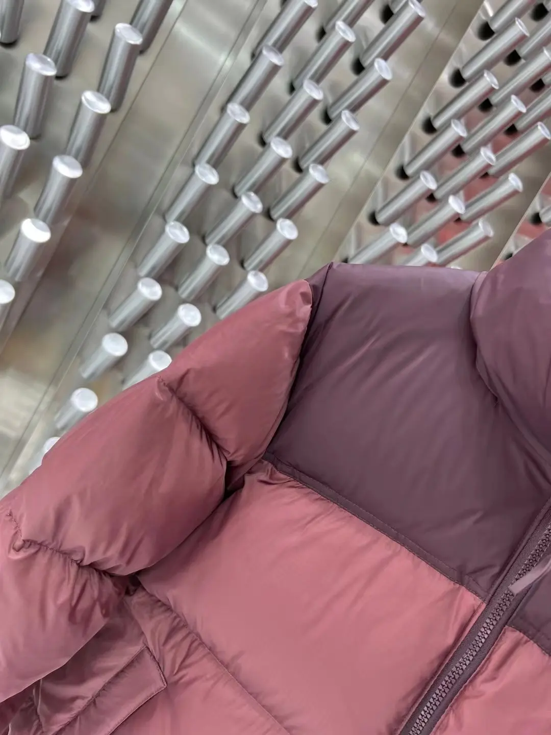1996 Retro Nuptse Down Jacket D37020761 — view 4