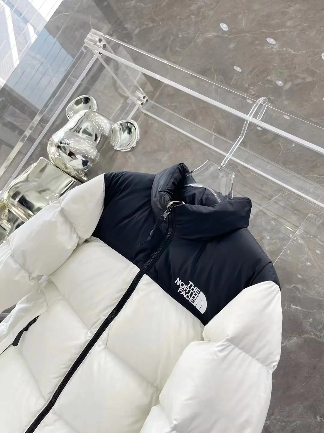 1996 Retro Nuptse Down Jacket D37020756 — view 3