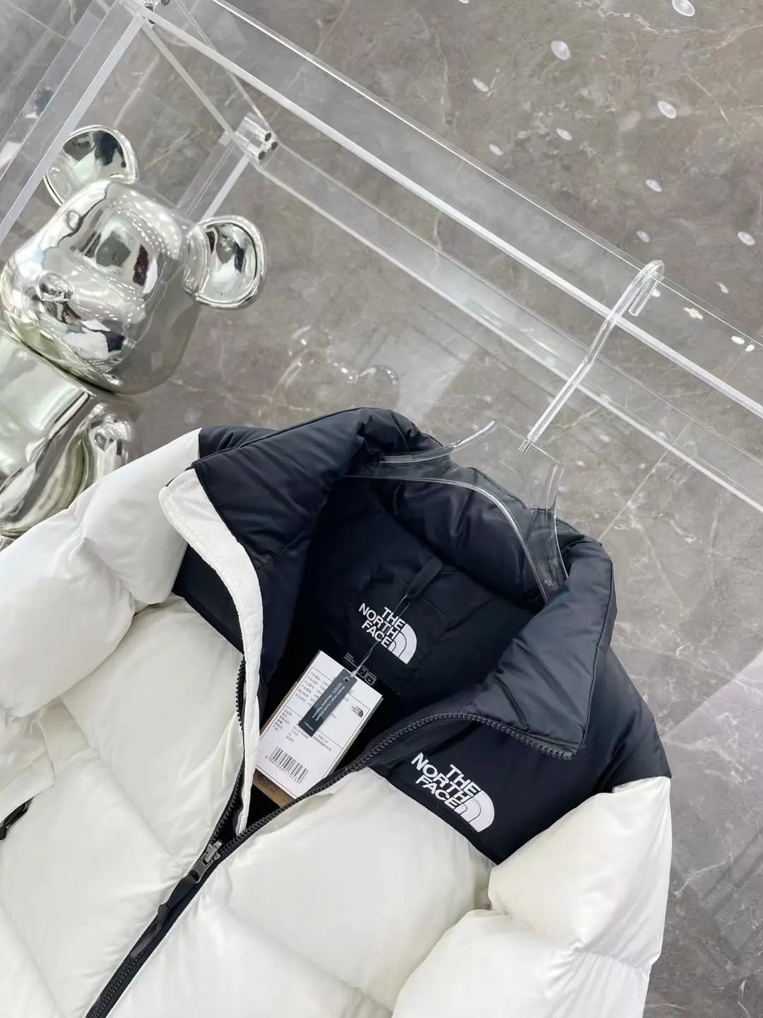 1996 Retro Nuptse Down Jacket D37020756 — view 6