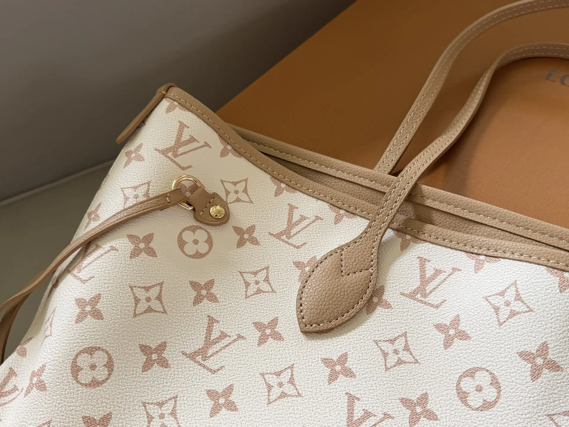 Neverfull MM Monogram Tote Bag D37018042 — view 3