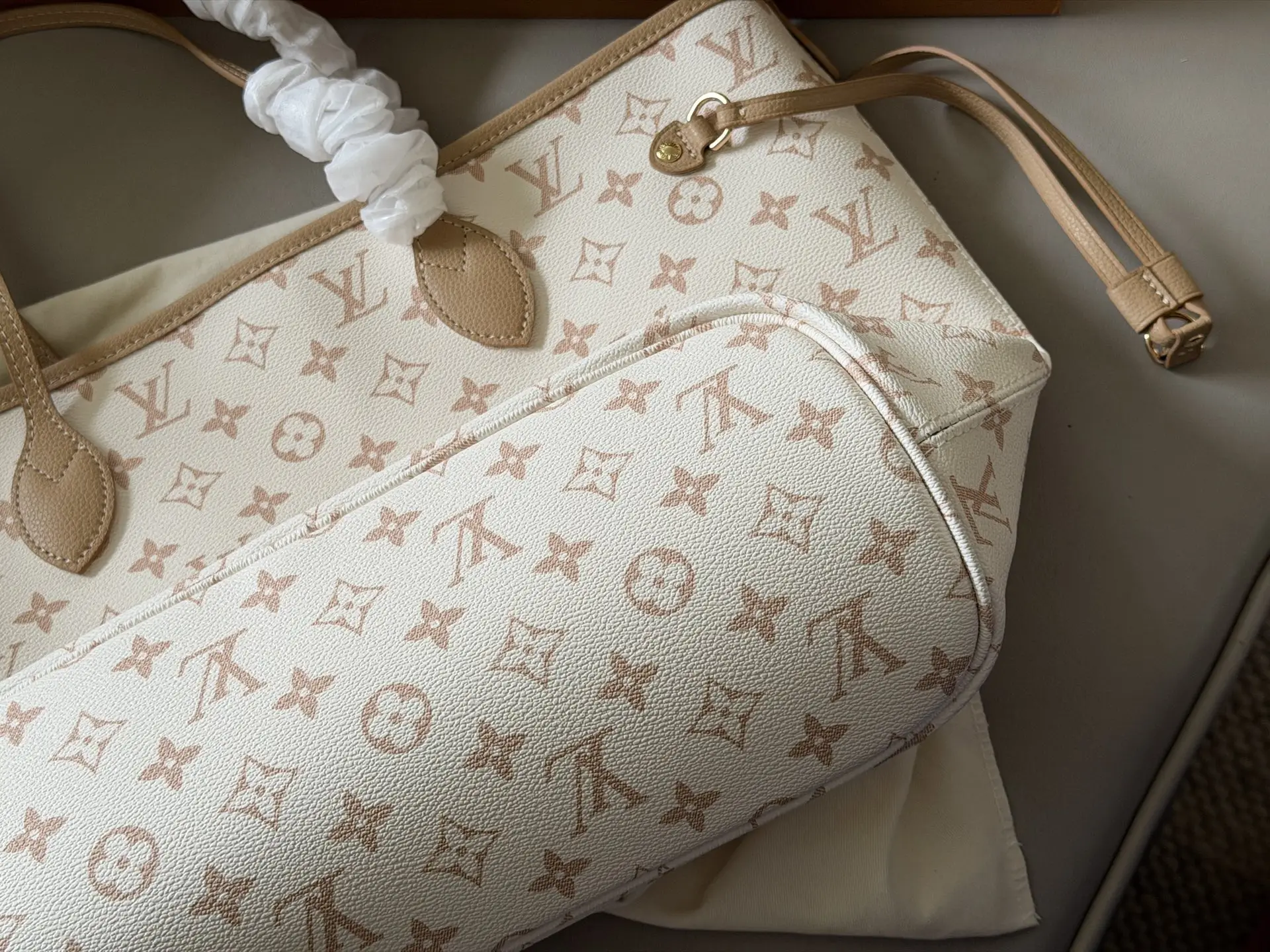 Neverfull MM Monogram Tote Bag D37018042 — view 4