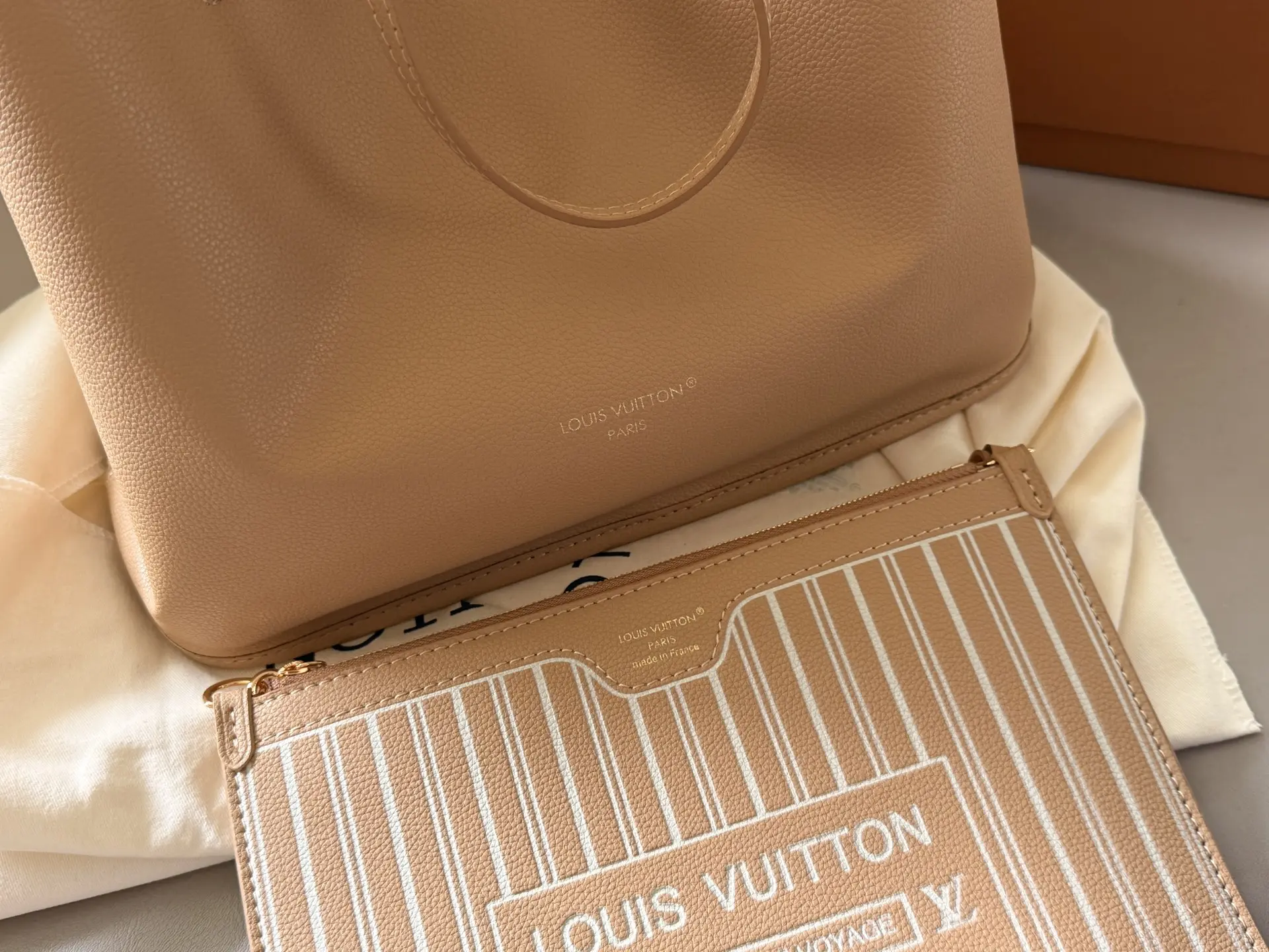 Neverfull MM Monogram Tote Bag D37018042 — view 8