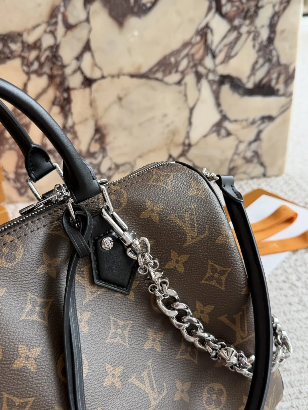 Speedy 30 Monogram Canvas Bandoulière Bag D37018045 — view 2