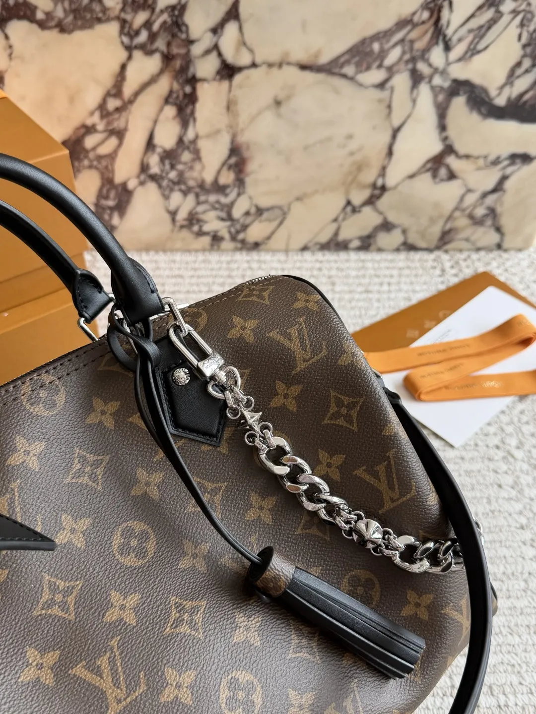 Speedy 30 Monogram Canvas Bandoulière Bag D37018045 — view 4