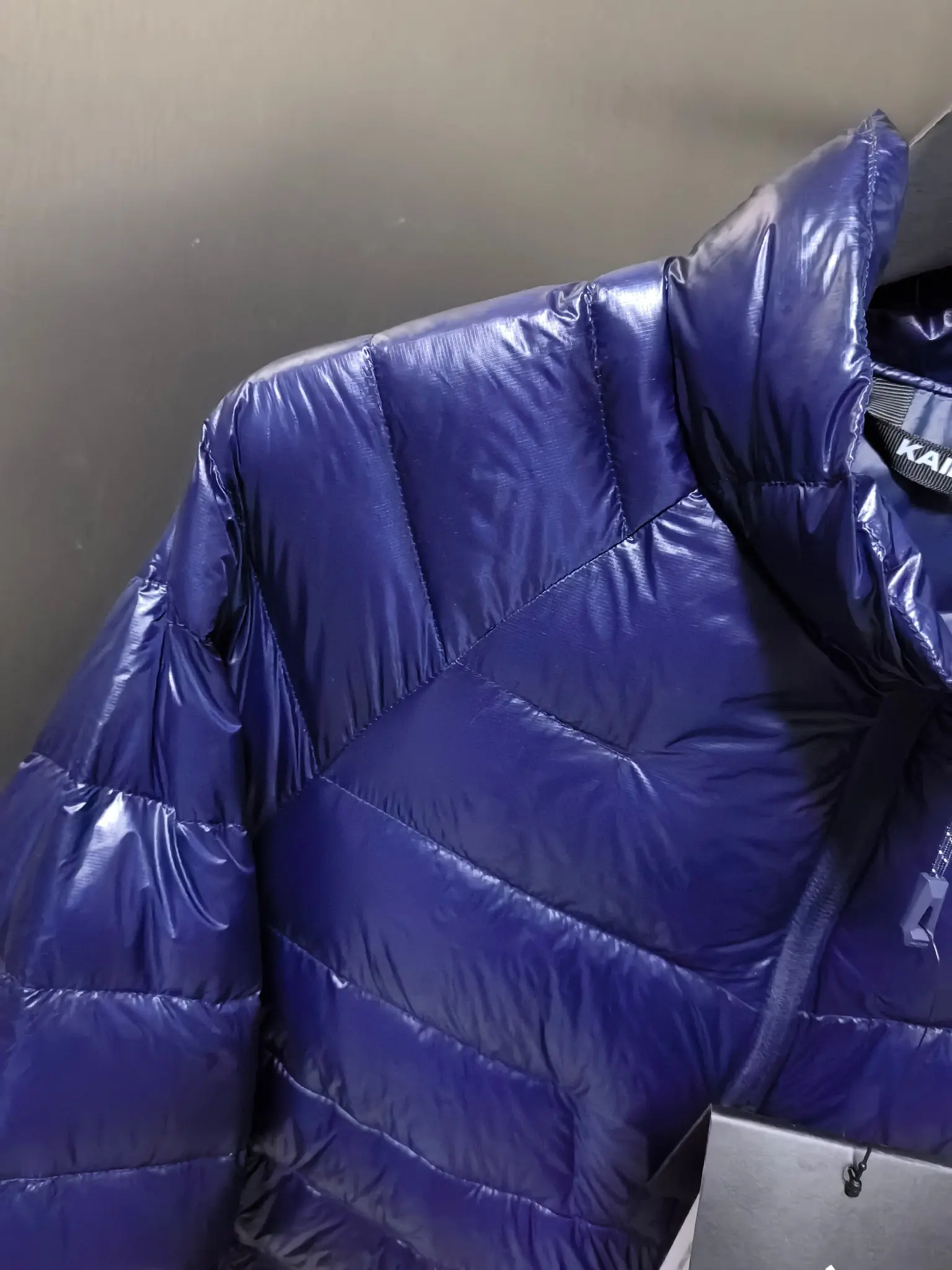 GT Zero 900-Fill Lightweight Down Jacket D38015180 — view 2