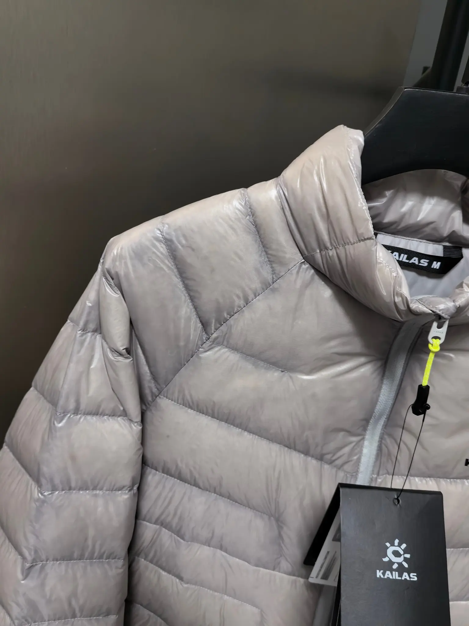 GT Zero 900-Fill Lightweight Down Jacket D38015181 — view 2