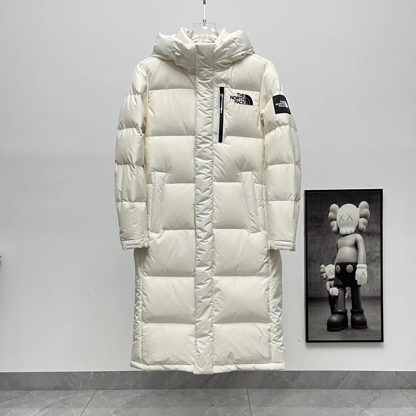 Longline Hooded Down-Filled Puffer Coat D38019046