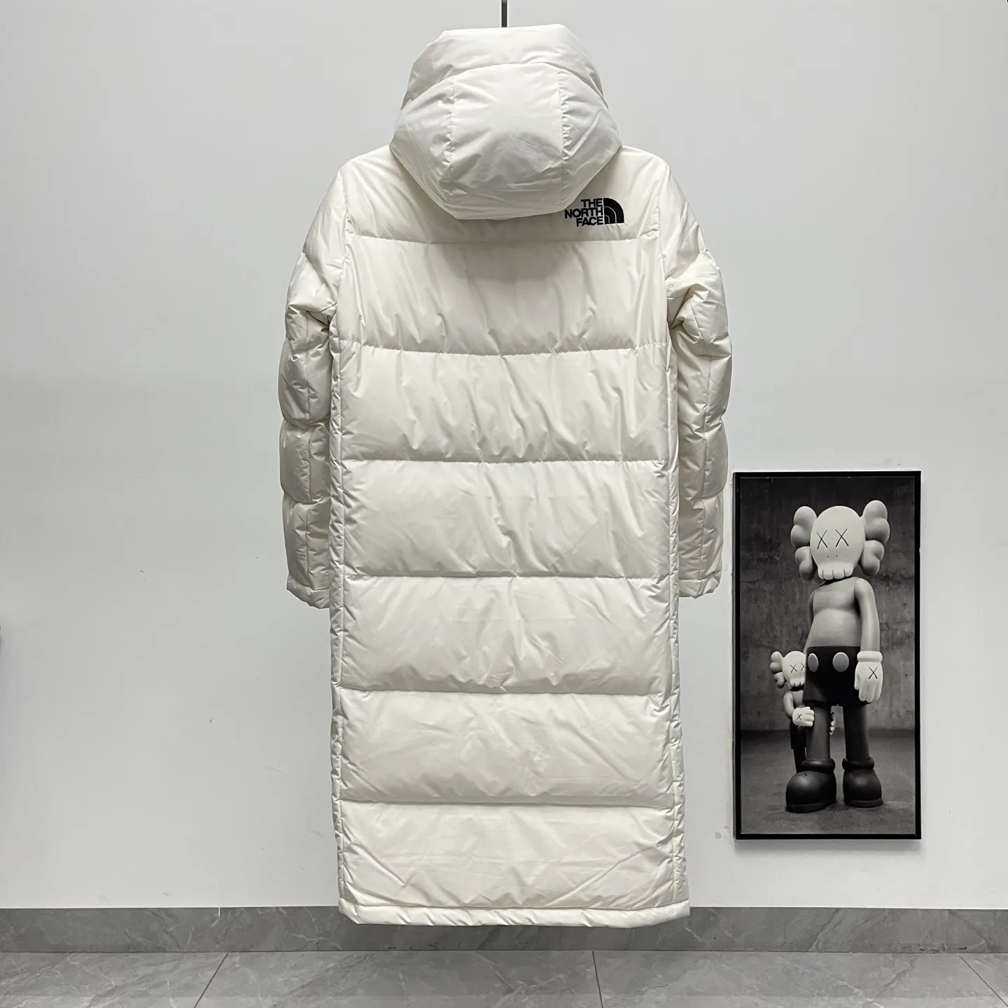 Longline Hooded Down-Filled Puffer Coat D38019046 — view 3
