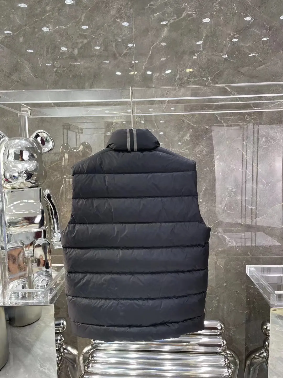 Canada Goose Quilted Down Gilet D39020853 — view 9