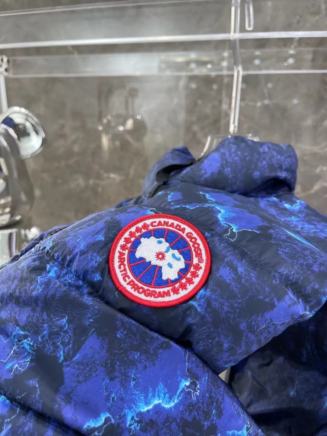 Canada Goose Down-Filled Quilted Gilet D39020850 — view 4