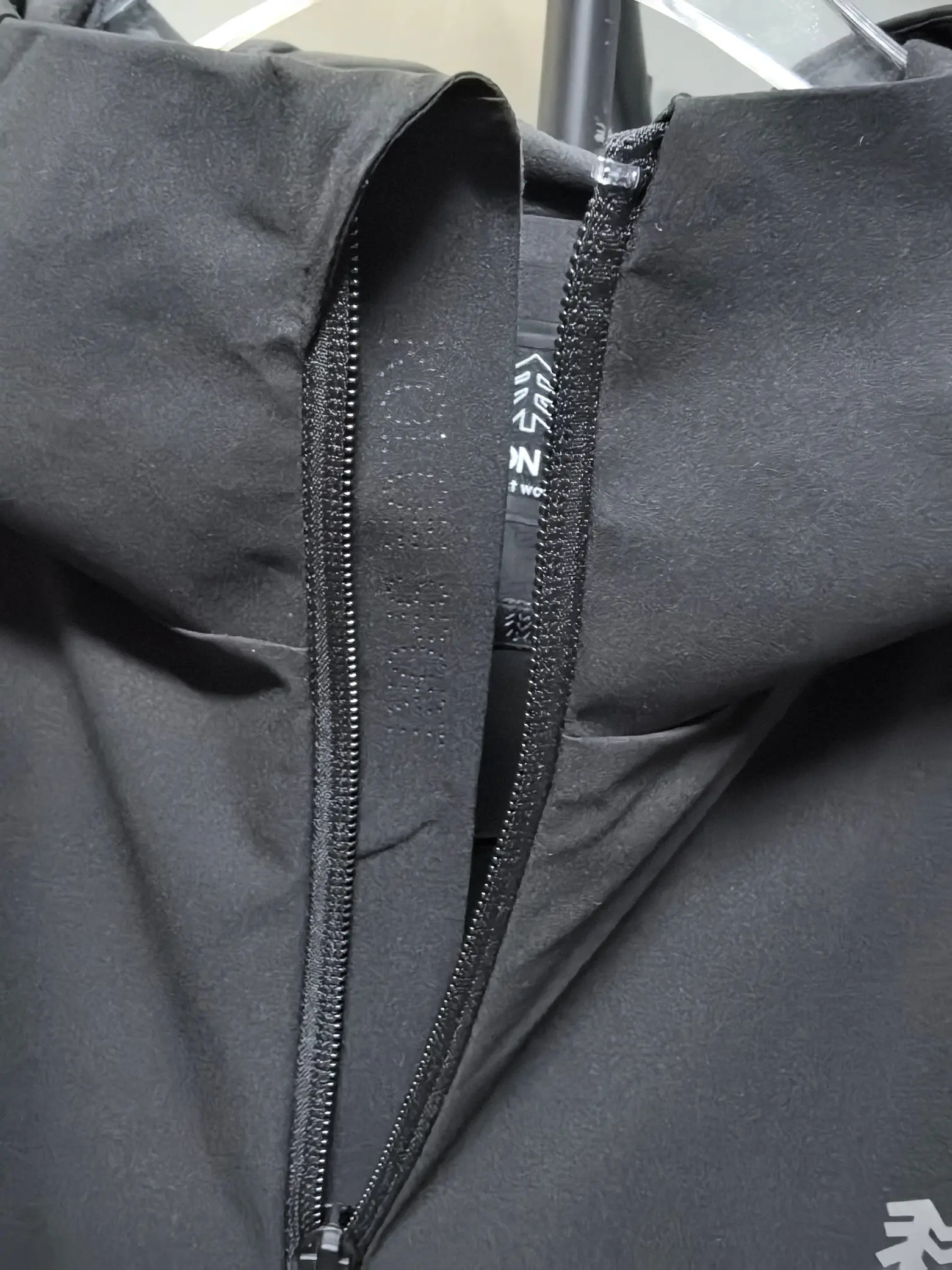 KR-Reviver GORE-TEX Windstopper Softshell Jacket D39520818 — view 10