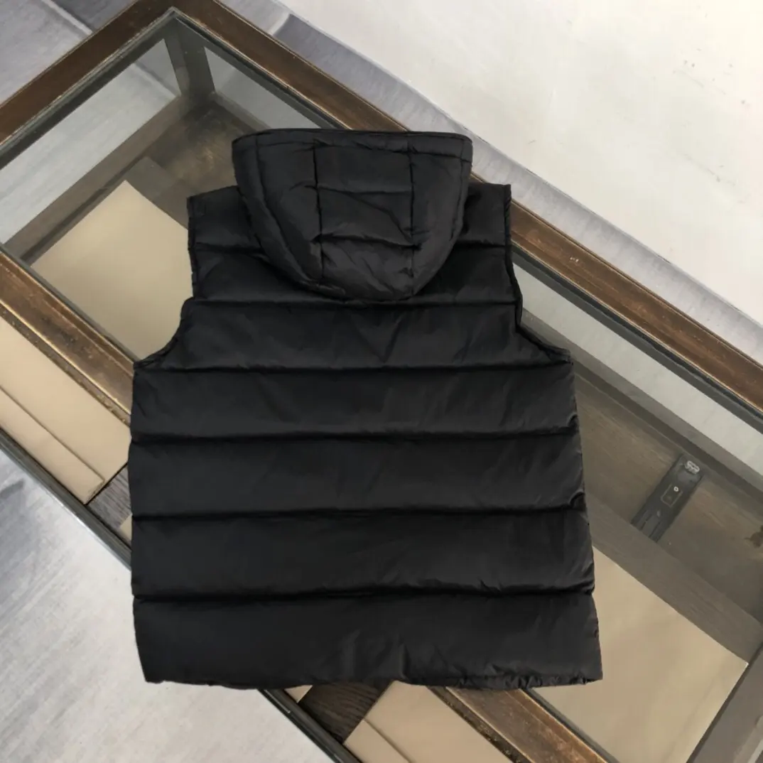 Hooded Down-Filled Gilet D42020867 — view 9