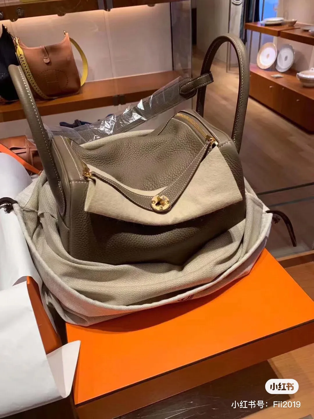 Lindy Top-Handle Bag in Togo Leather D43017817