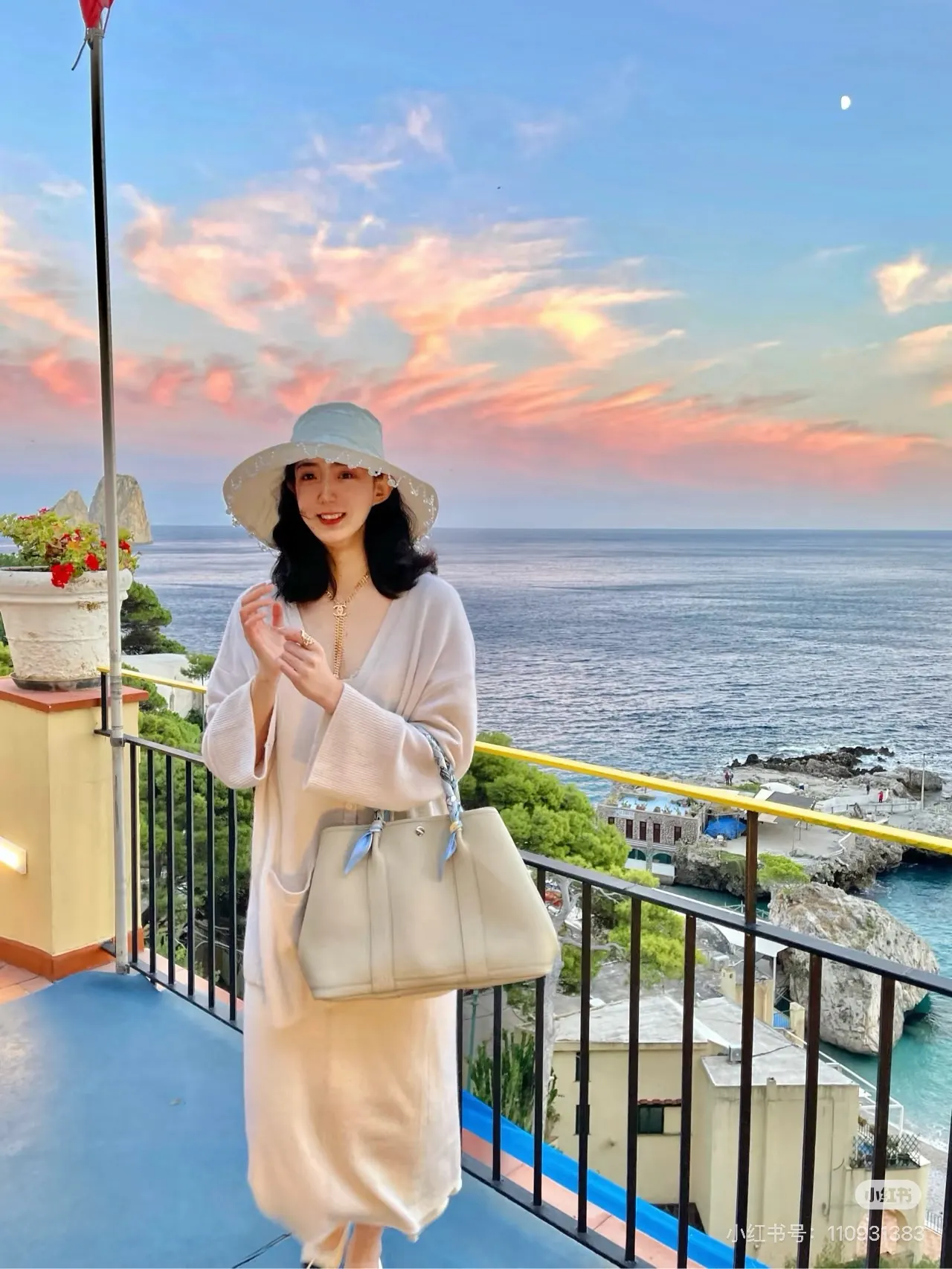Garden Party 30 Grained Leather Tote Bag D43517825 — view 6