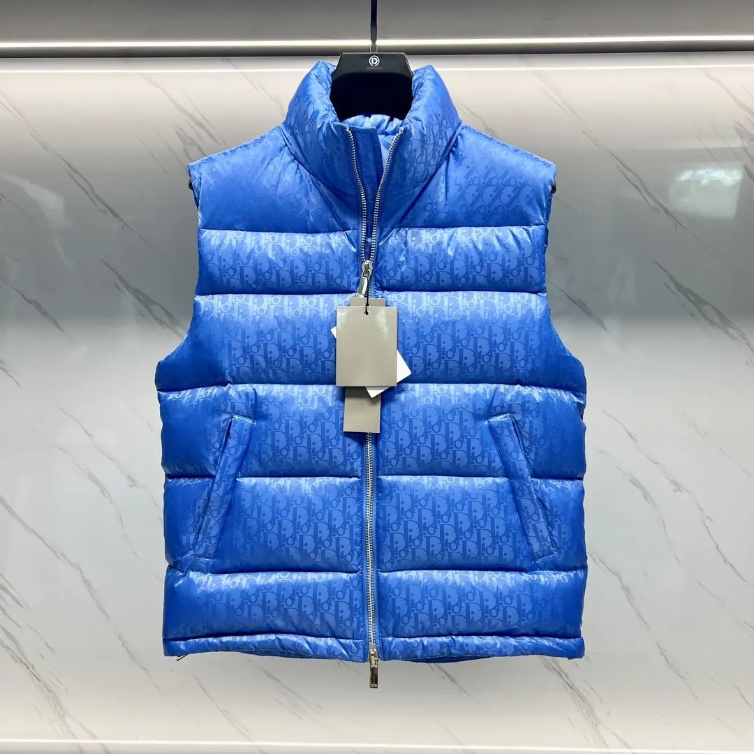 Oblique Jacquard Down-Filled Puffer Gilet D44020857