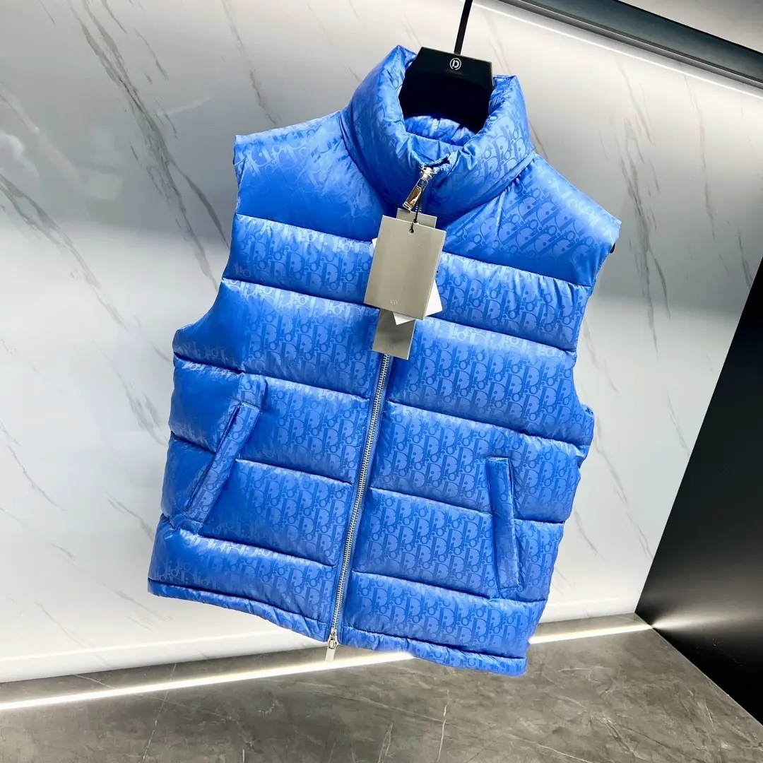 Oblique Jacquard Down-Filled Puffer Gilet D44020857 — view 5