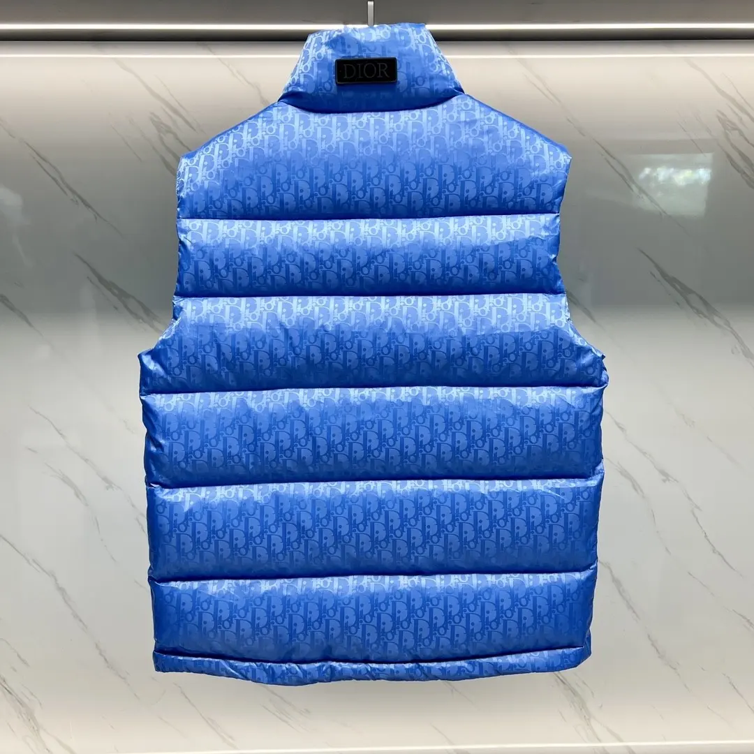 Oblique Jacquard Down-Filled Puffer Gilet D44020857 — view 7