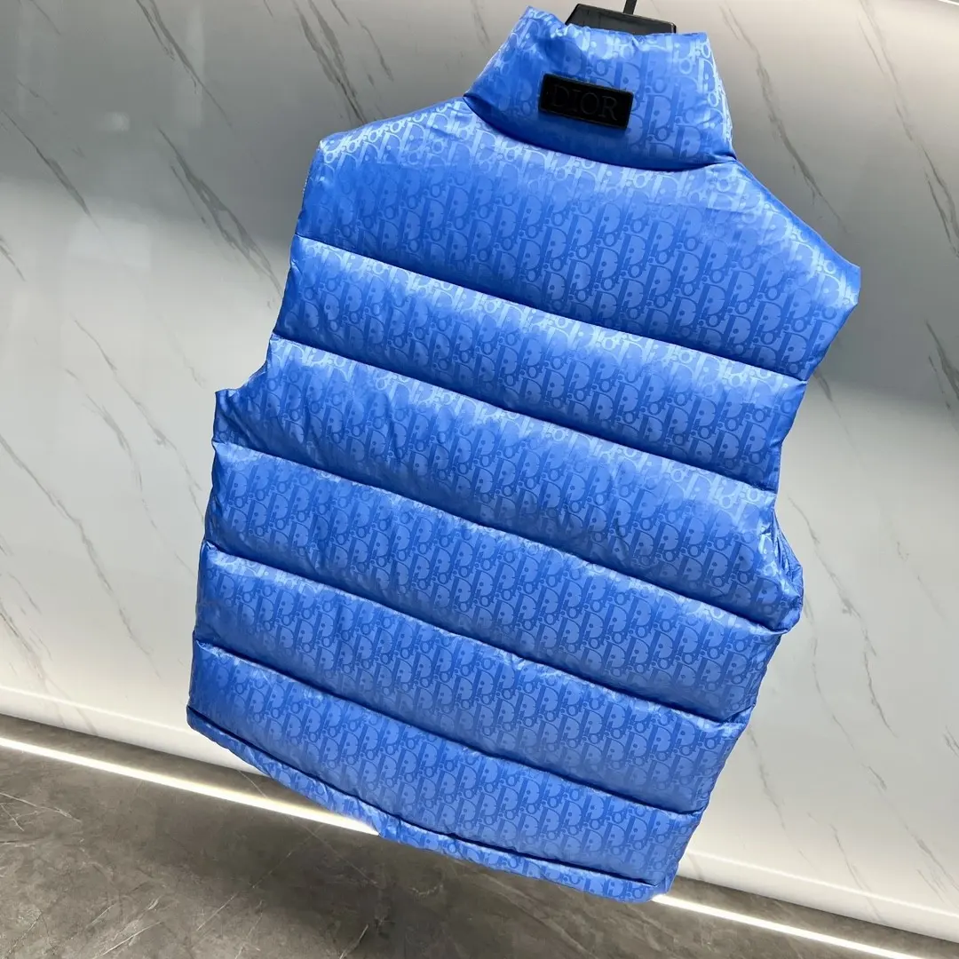 Oblique Jacquard Down-Filled Puffer Gilet D44020857 — view 8