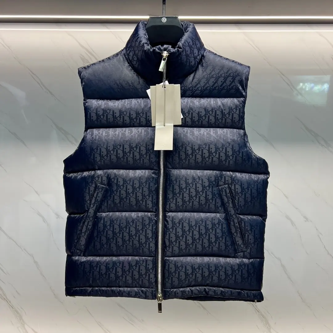 Oblique Jacquard Down-Filled Gilet D44020856
