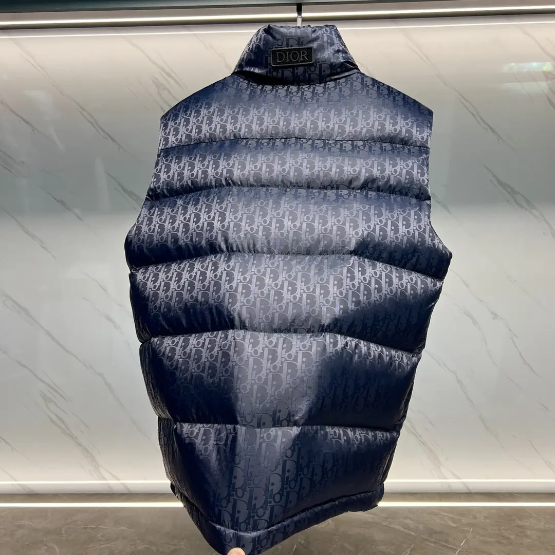 Oblique Jacquard Down-Filled Gilet D44020856 — view 7