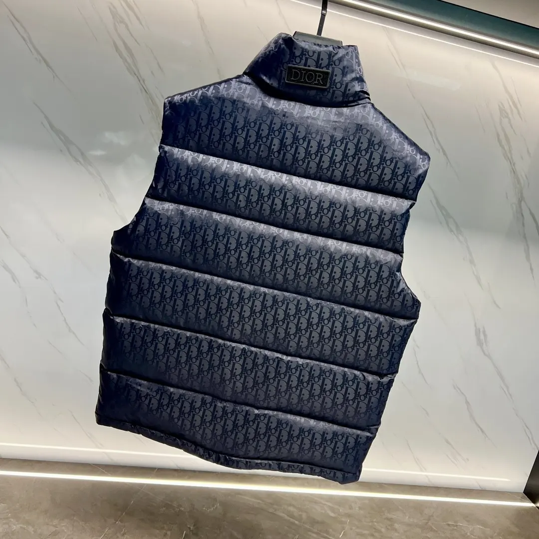 Oblique Jacquard Down-Filled Gilet D44020856 — view 8