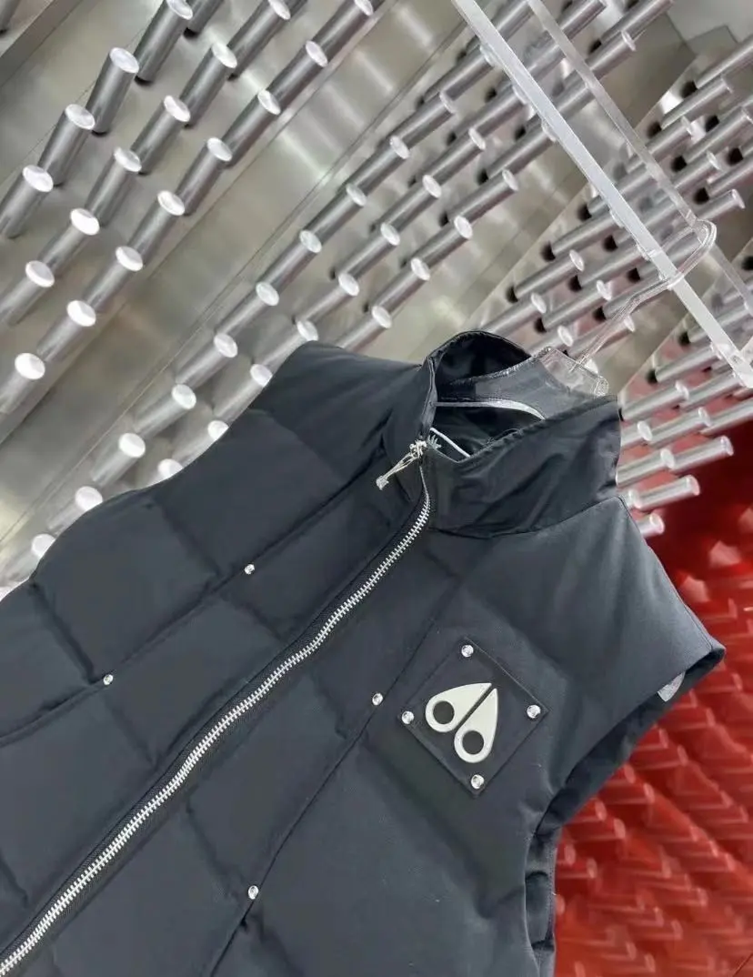 Moose Knuckles Down-Filled Puffer Gilet D44520869 — view 3