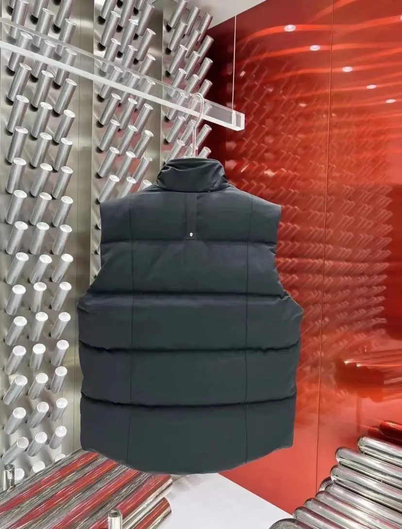 Moose Knuckles Down-Filled Puffer Gilet D44520869 — view 8