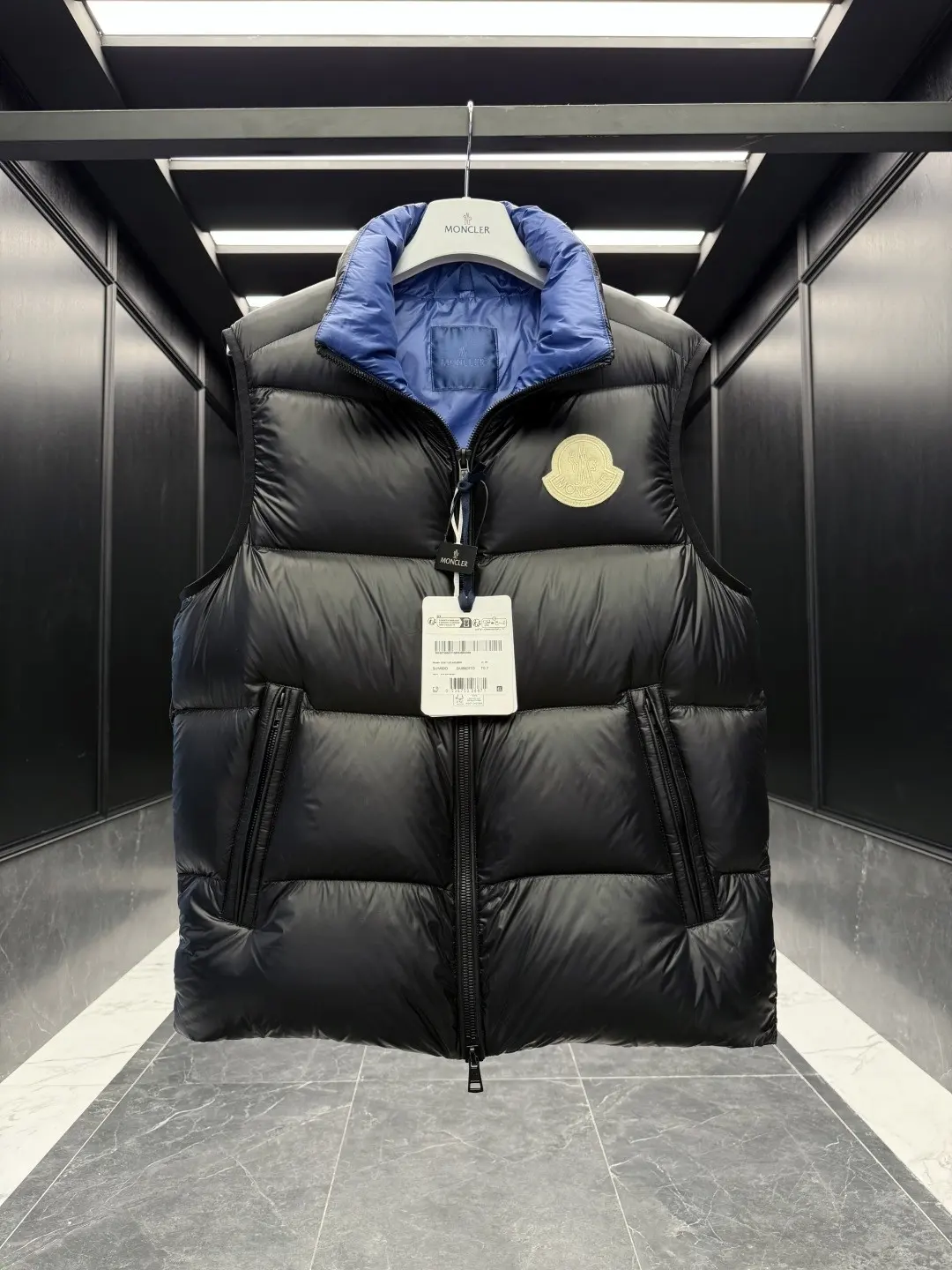 Su Glossy Down-Filled Gilet D46020866 — view 2