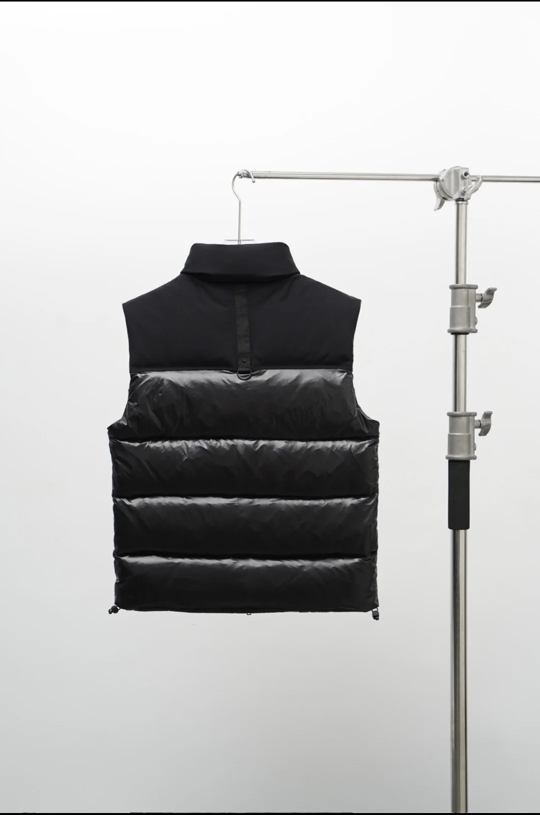 Victory Peak Down-Filled Gilet D46020861 — view 2