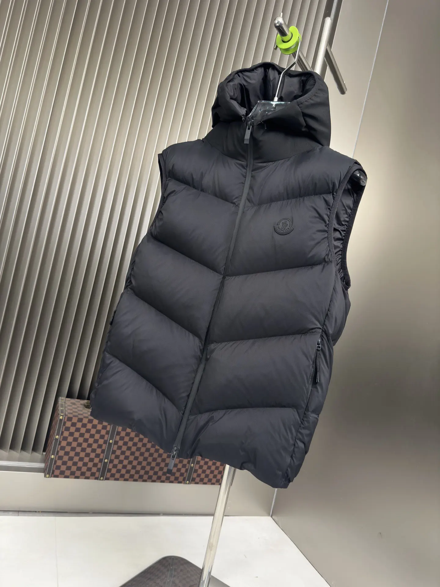Guersac Quilted Down Gilet D47020838 — view 2