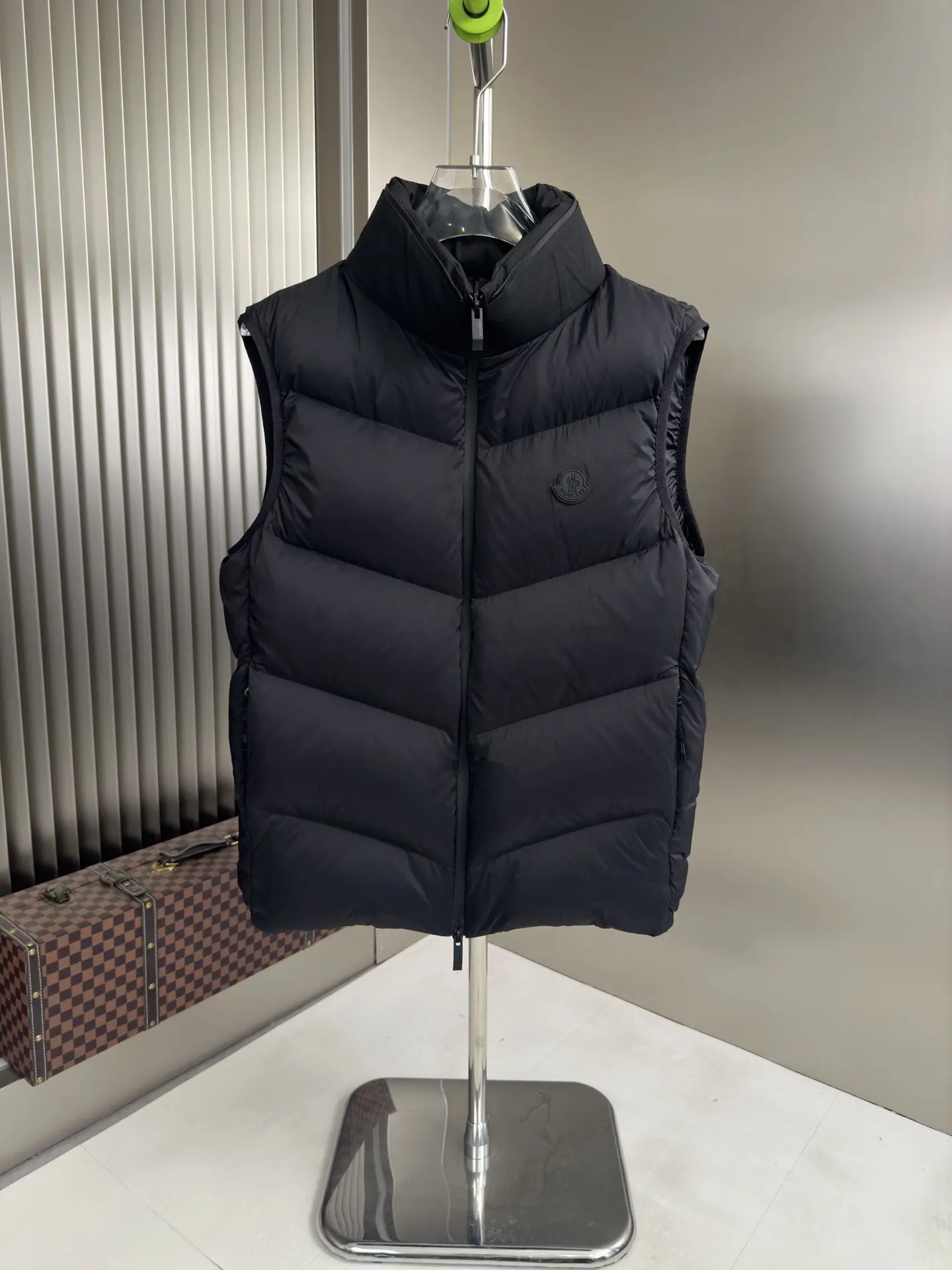 Guersac Quilted Down Gilet D47020838 — view 3
