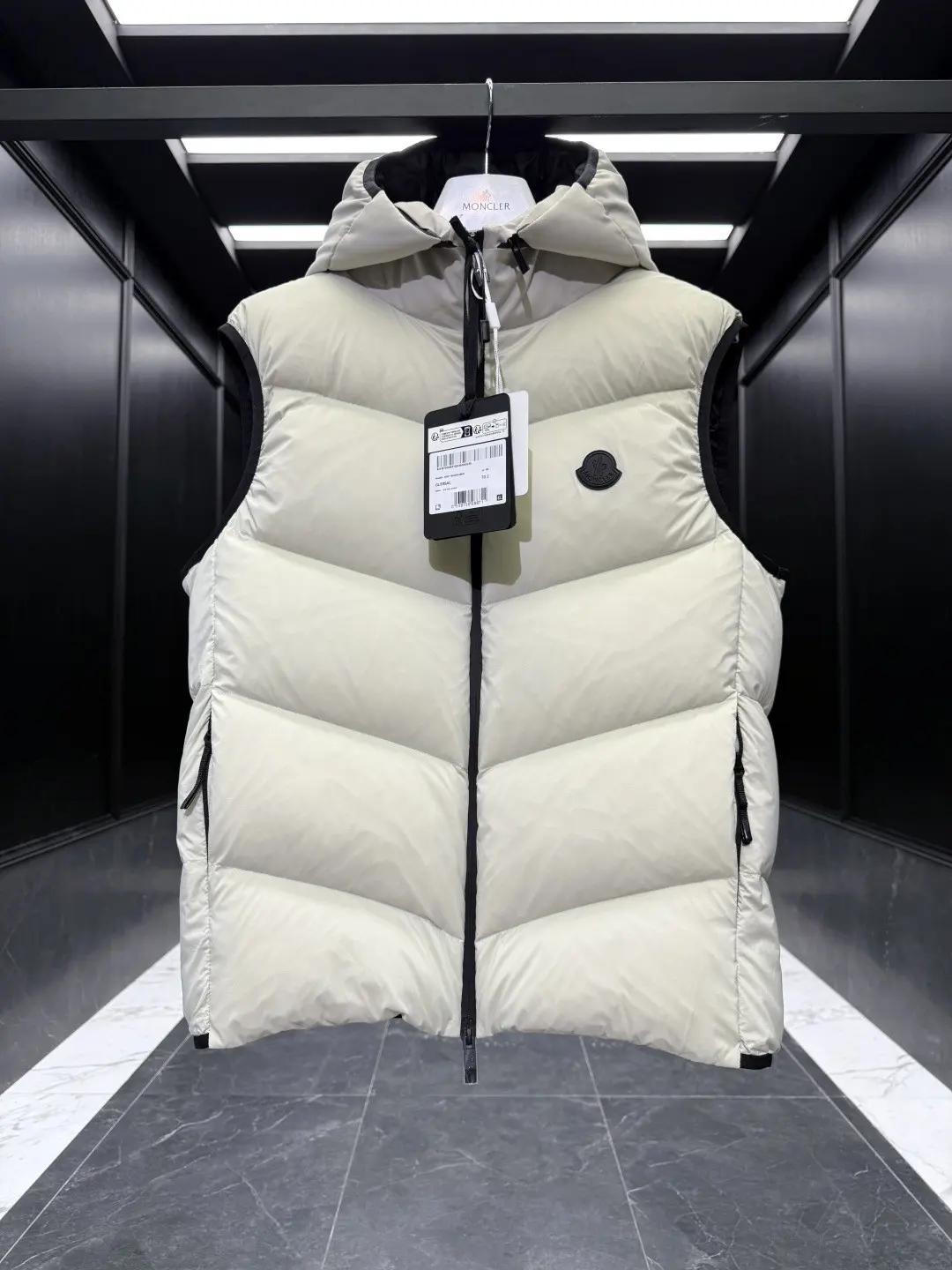 Guersac Quilted Down Gilet D47020837 — view 5