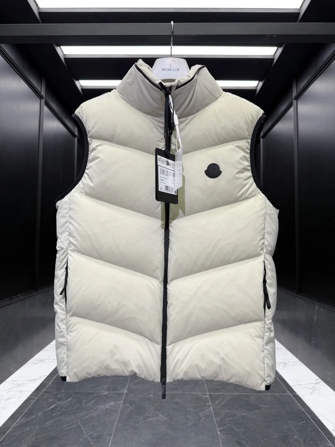 Guersac Quilted Down Gilet D47020837 — view 6