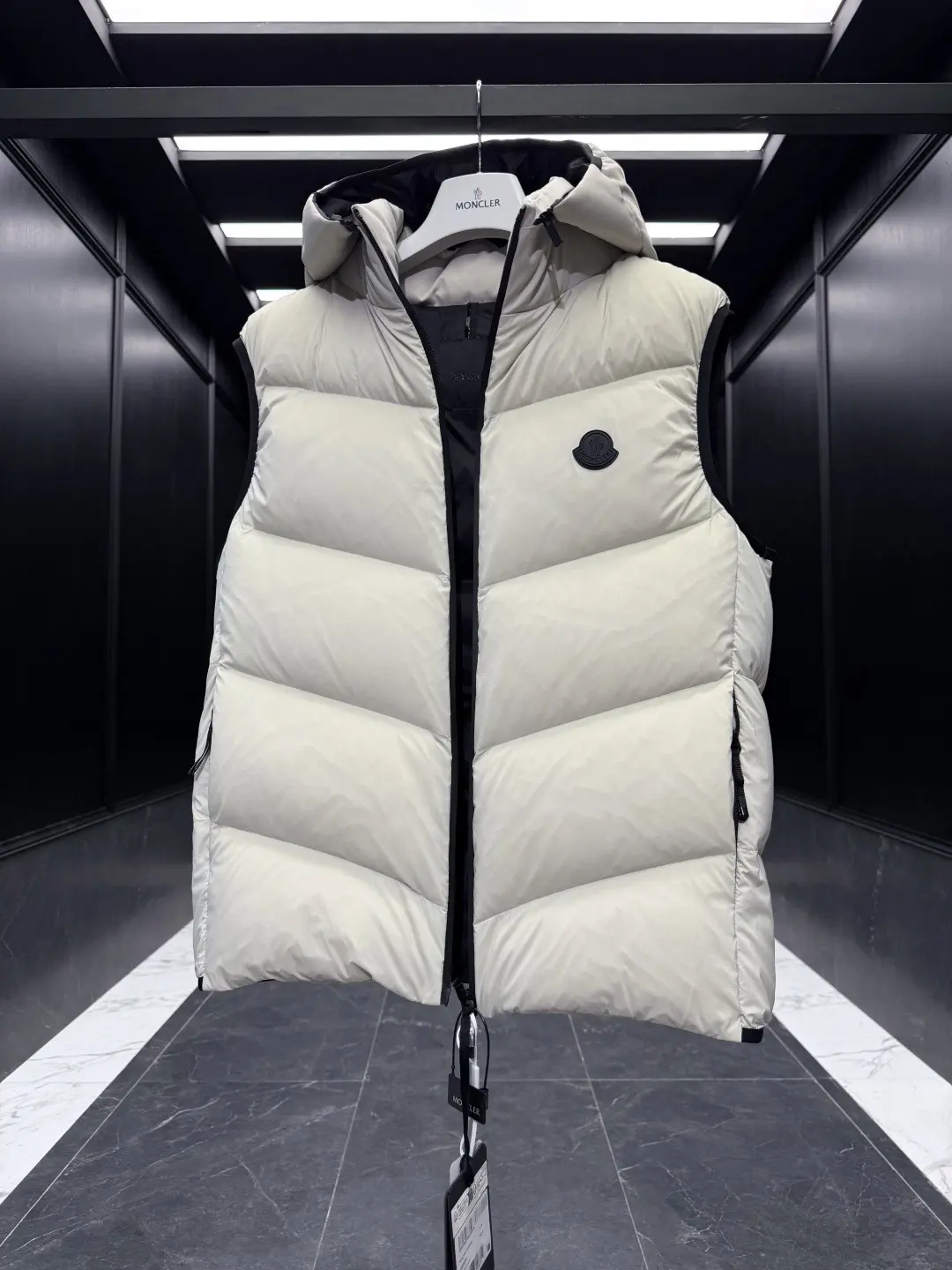 Guersac Quilted Down Gilet D47020837 — view 8