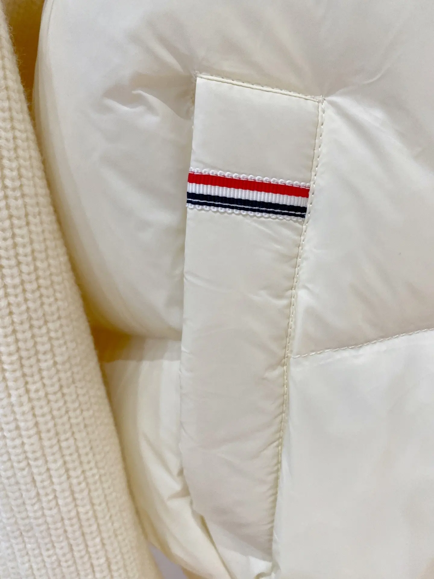 Hybrid Down and Knit Hooded Jacket D47020899 — view 7