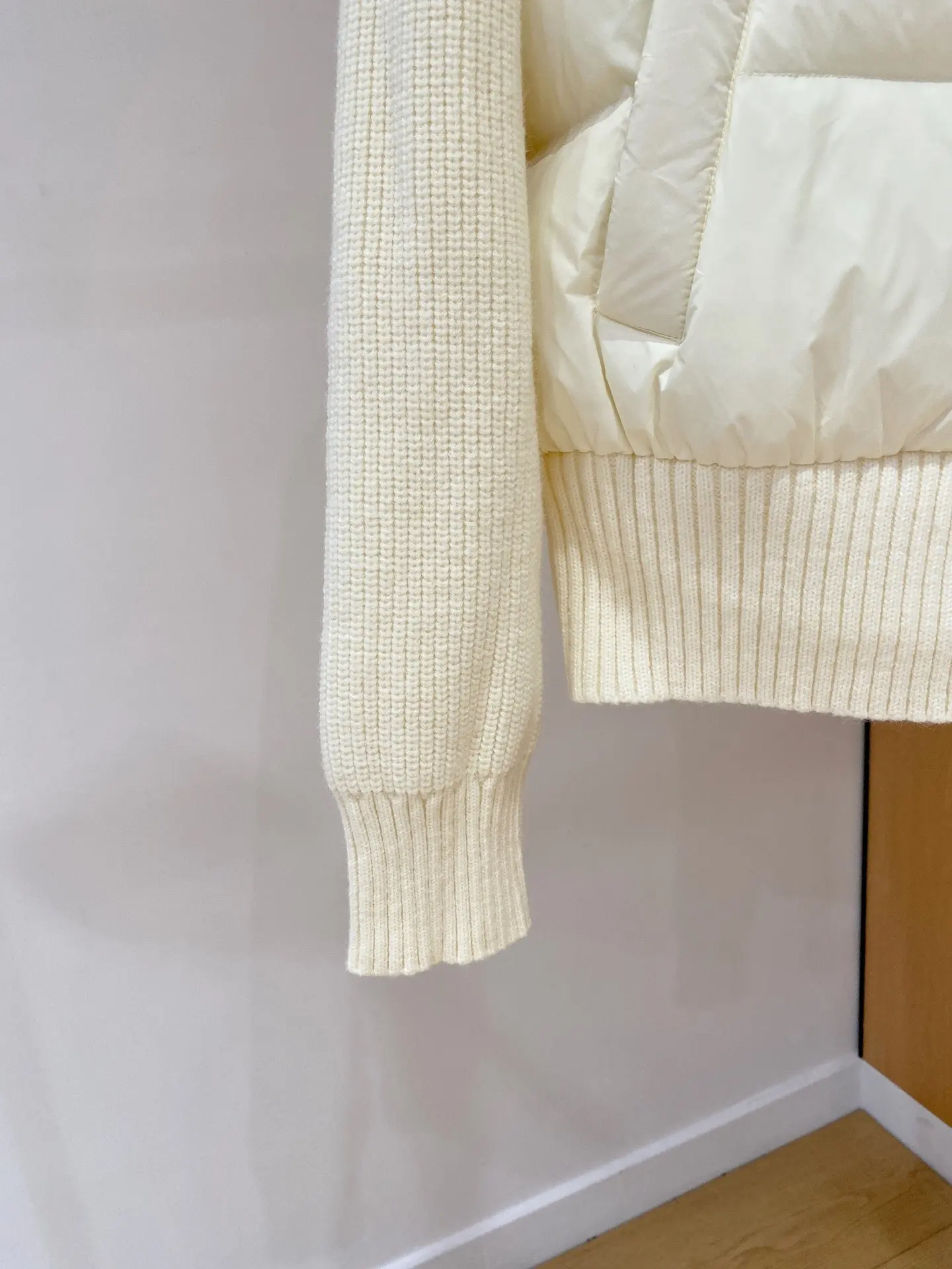 Hybrid Down and Knit Hooded Jacket D47020899 — view 8