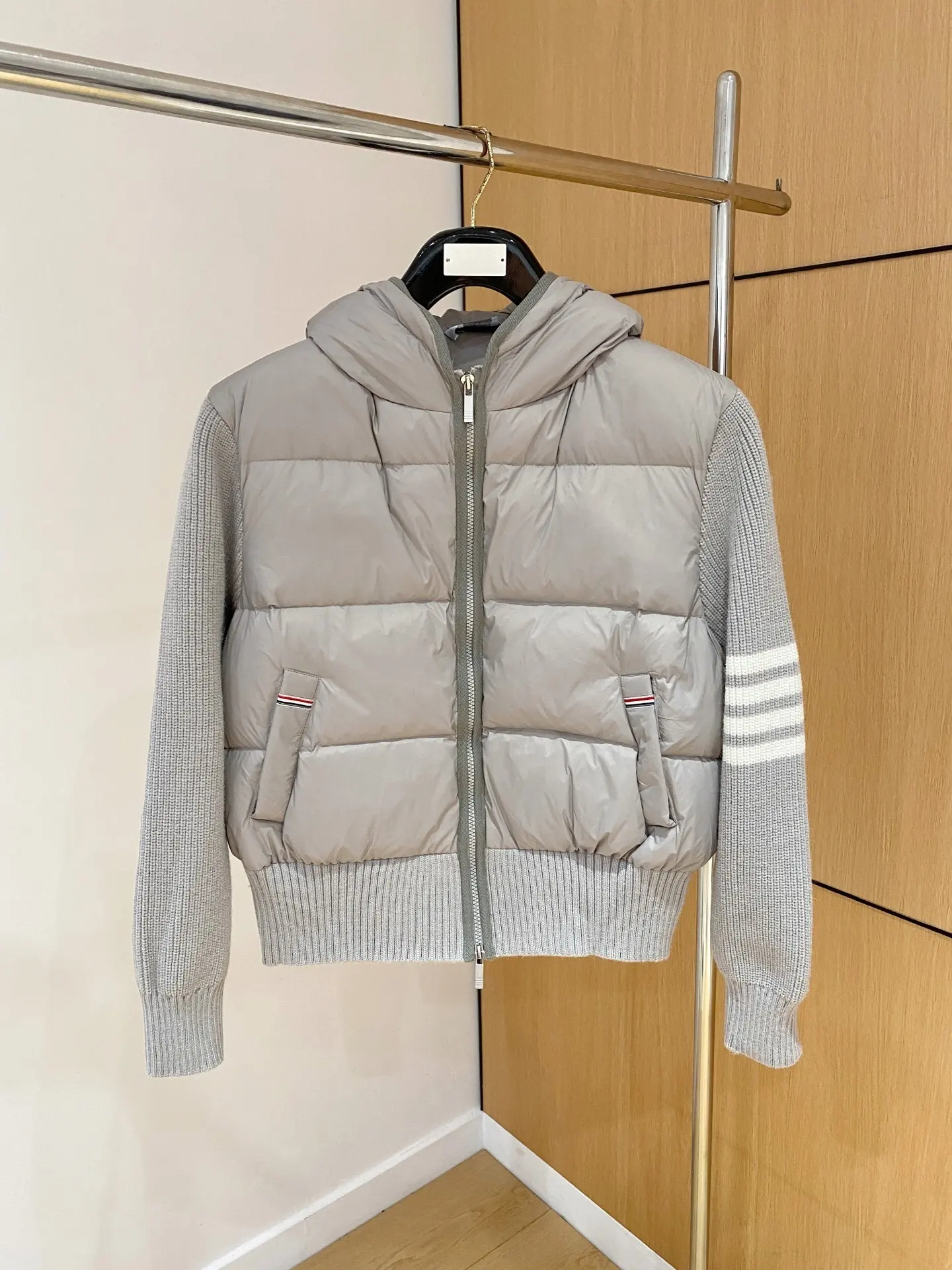 Hybrid Down and Knit Hooded Jacket D47020900