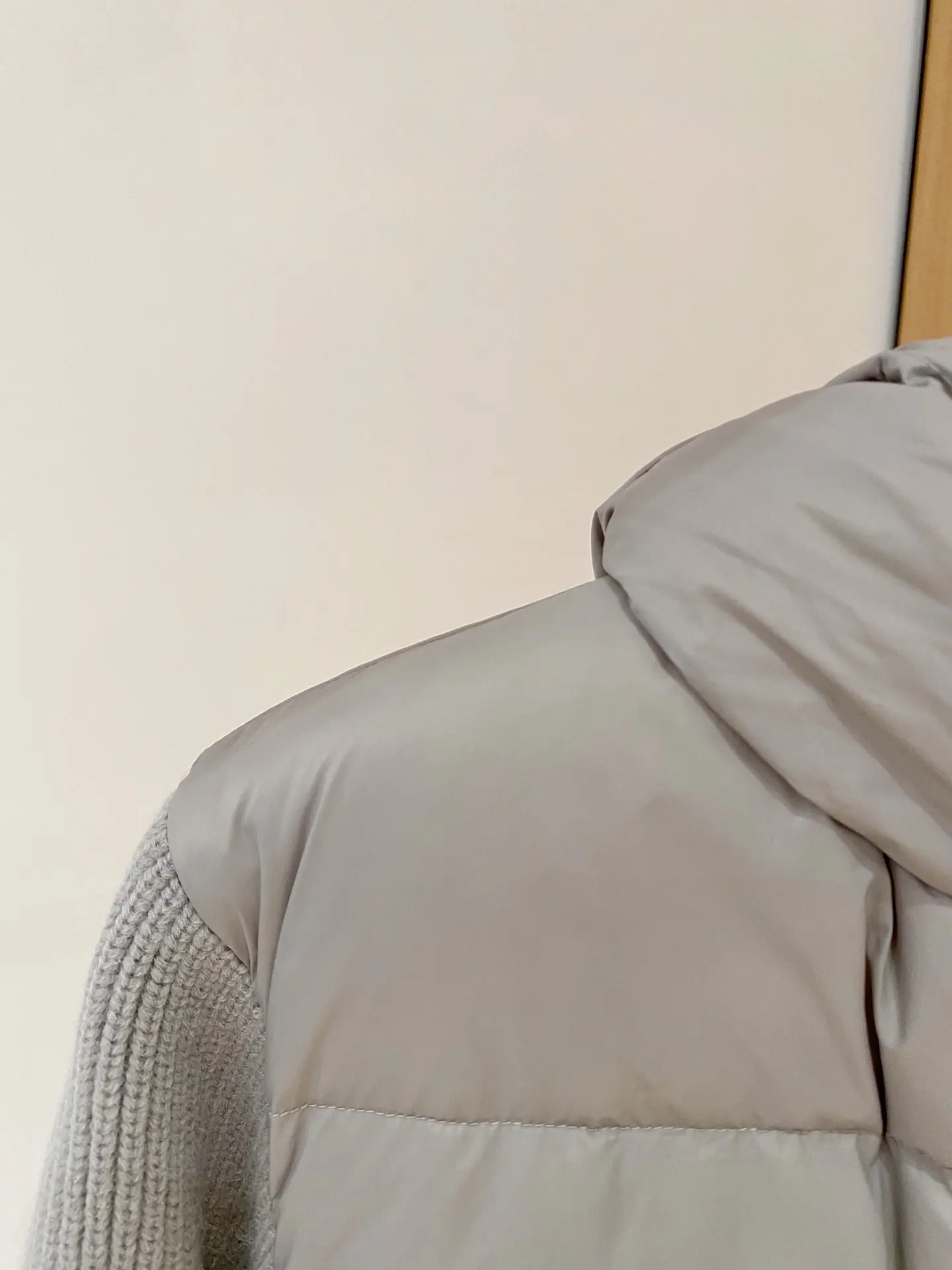 Hybrid Down and Knit Hooded Jacket D47020900 — view 3