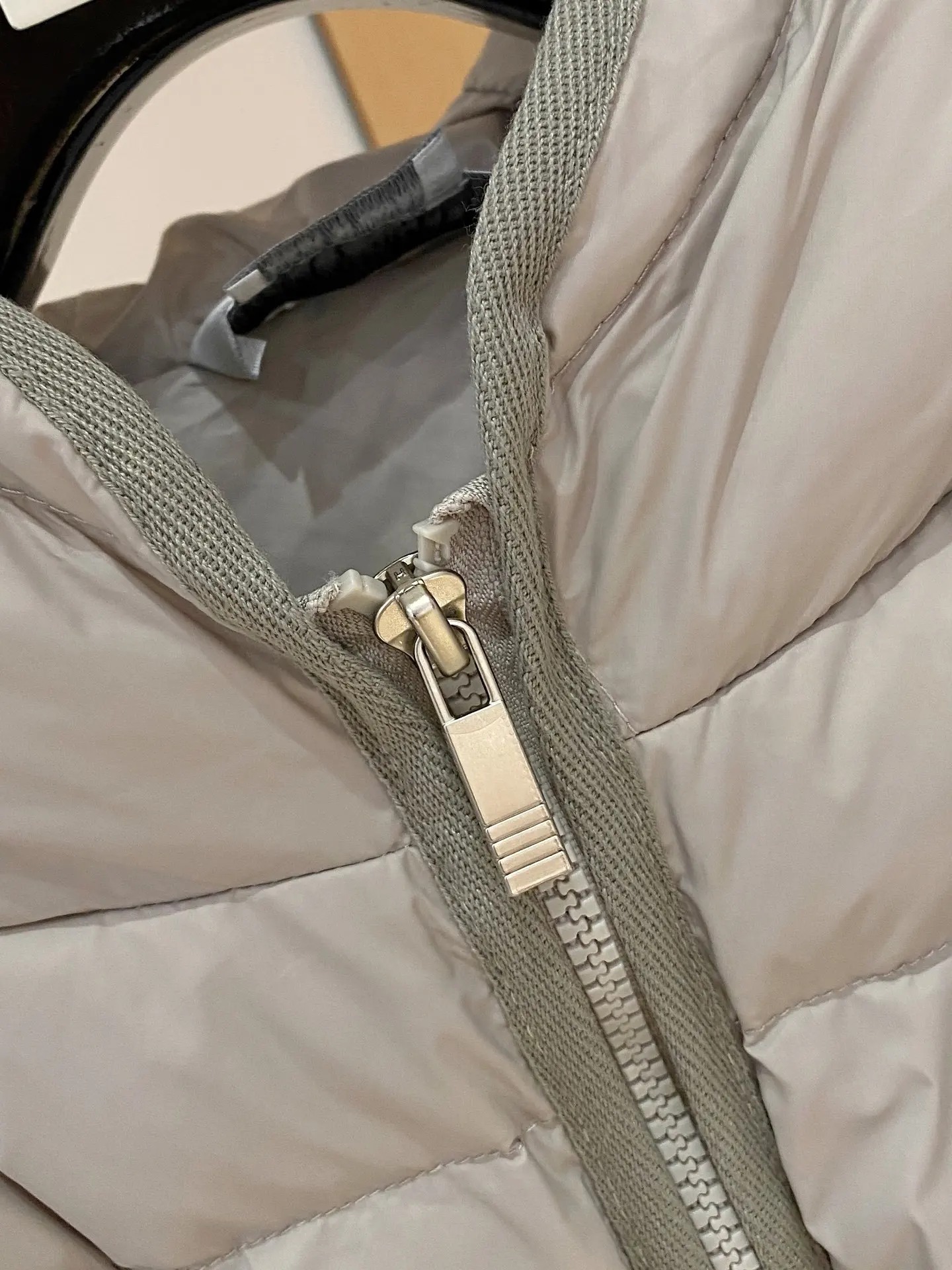 Hybrid Down and Knit Hooded Jacket D47020900 — view 6