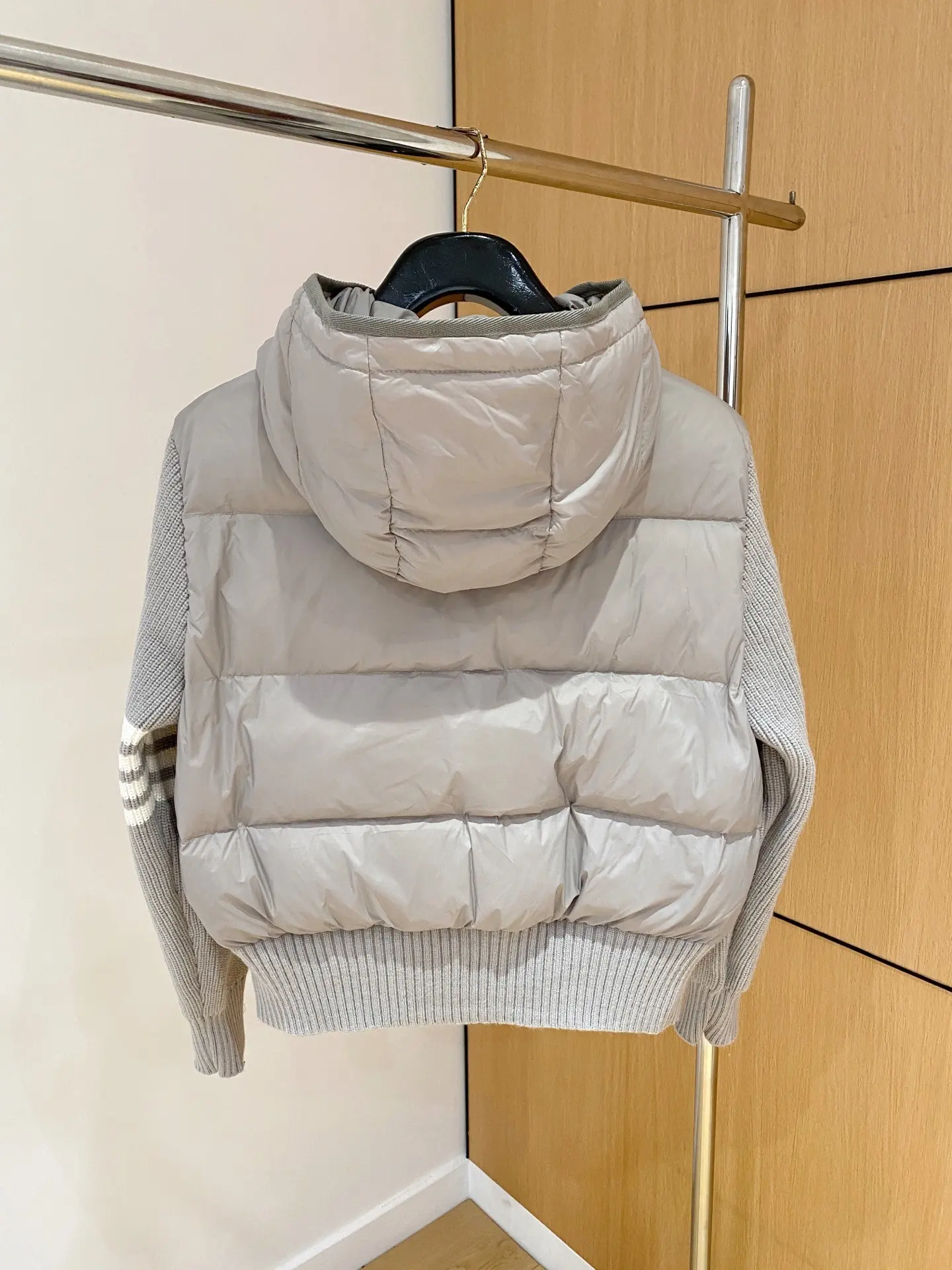 Hybrid Down and Knit Hooded Jacket D47020900 — view 9