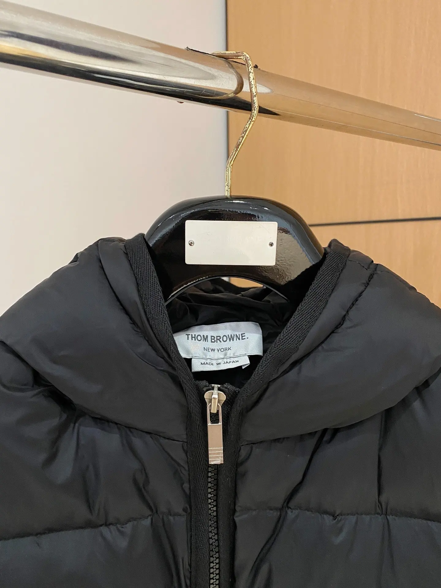 Hybrid Down-Filled Knit Sleeve Puffer Jacket D47020901 — view 2