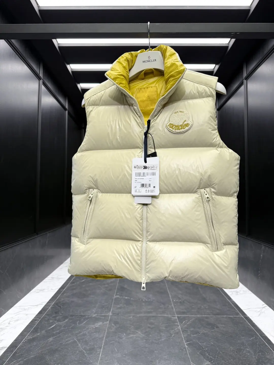 Lipsi Quilted Down Gilet D47020846 — view 3