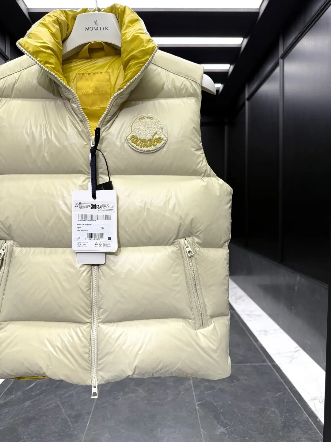 Lipsi Quilted Down Gilet D47020846 — view 4