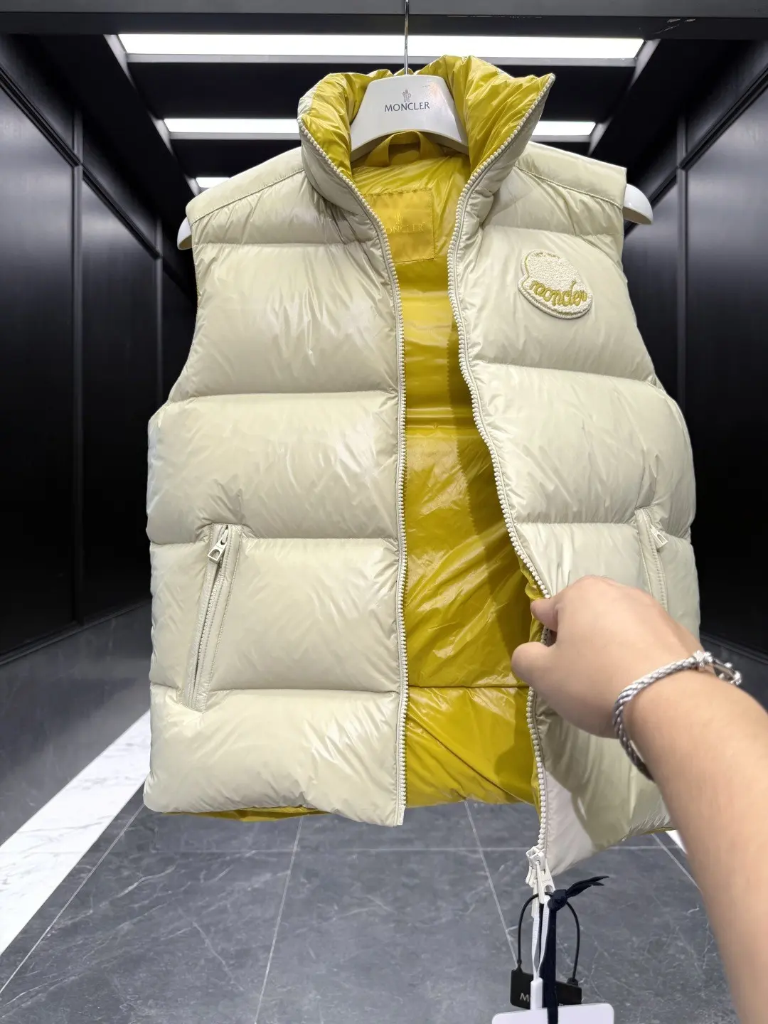 Lipsi Quilted Down Gilet D47020846 — view 6