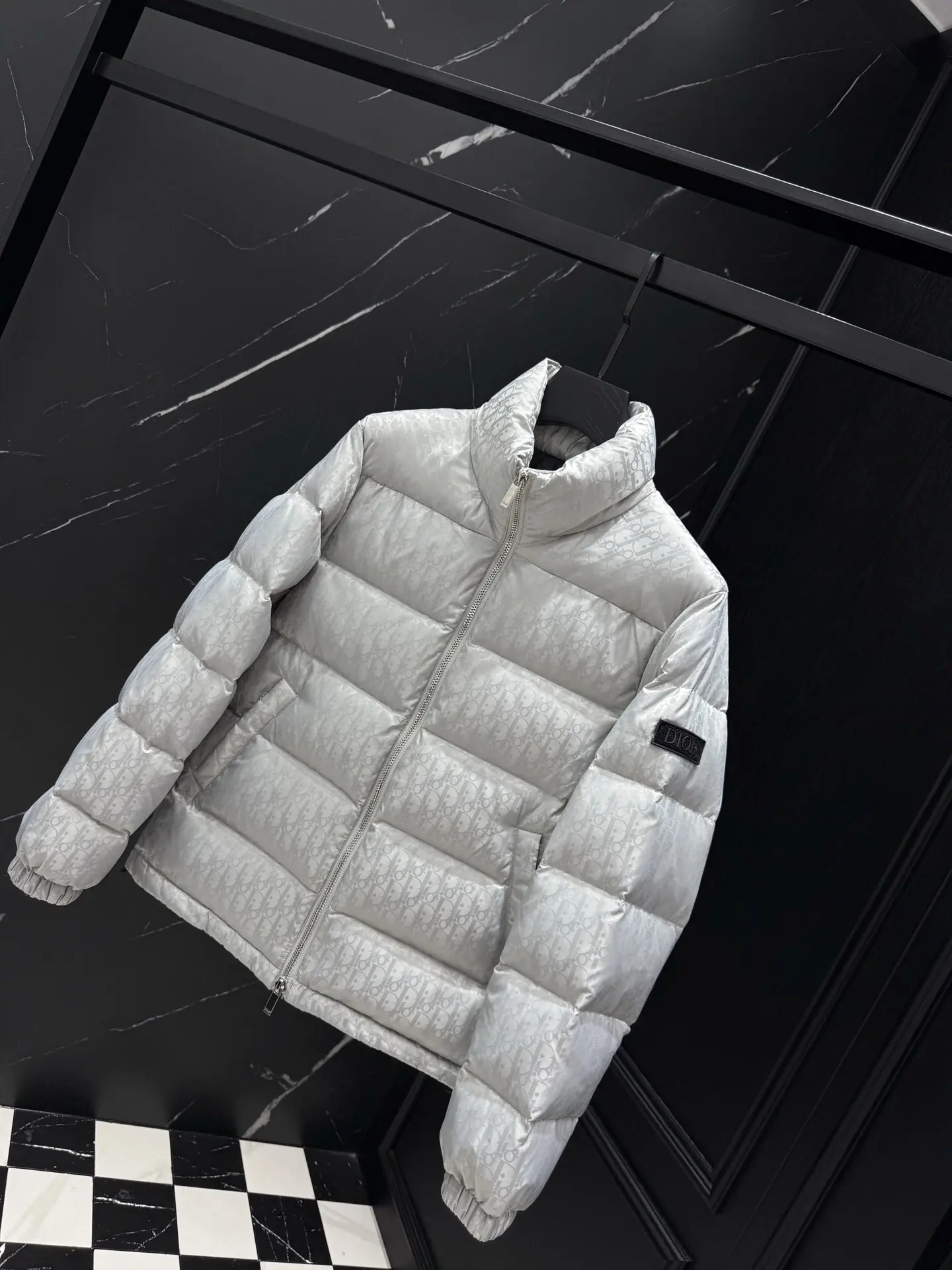 Oblique Jacquard Down-Filled Puffer Jacket D49020962 — view 2