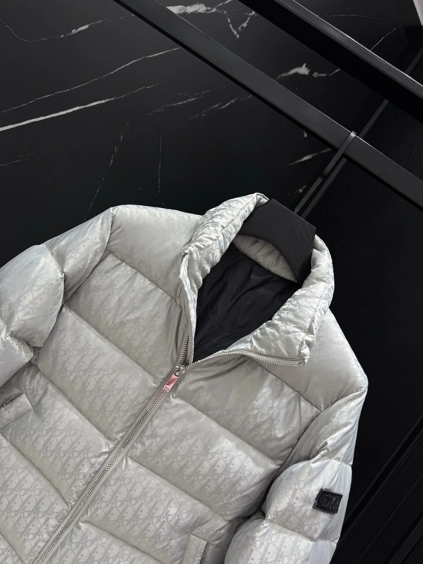 Oblique Jacquard Down-Filled Puffer Jacket D49020962 — view 5