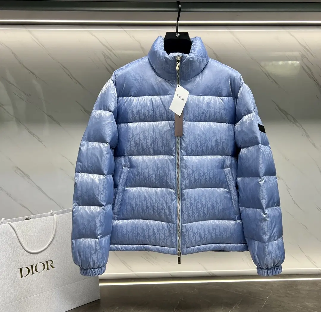 Oblique Jacquard Down-Filled Puffer Jacket D49020959