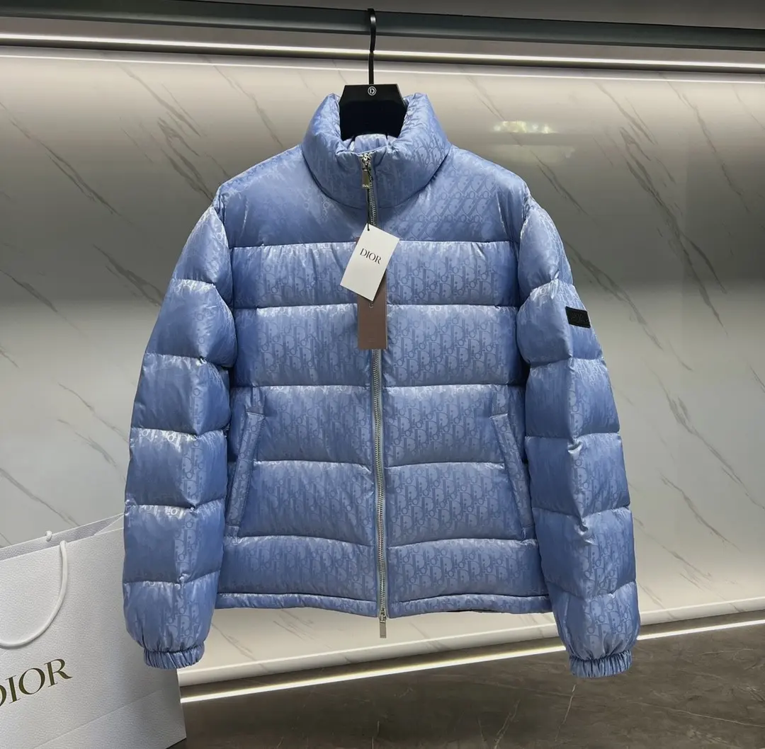 Oblique Jacquard Down-Filled Puffer Jacket D49020959 — view 2